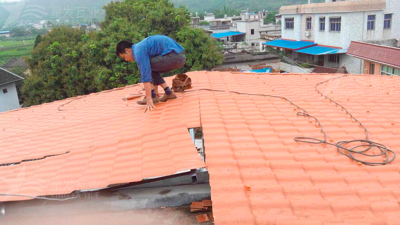 烟台屋顶铺设安装合成树脂瓦时，牢牢记住这3点，就不怕屋顶出问题！